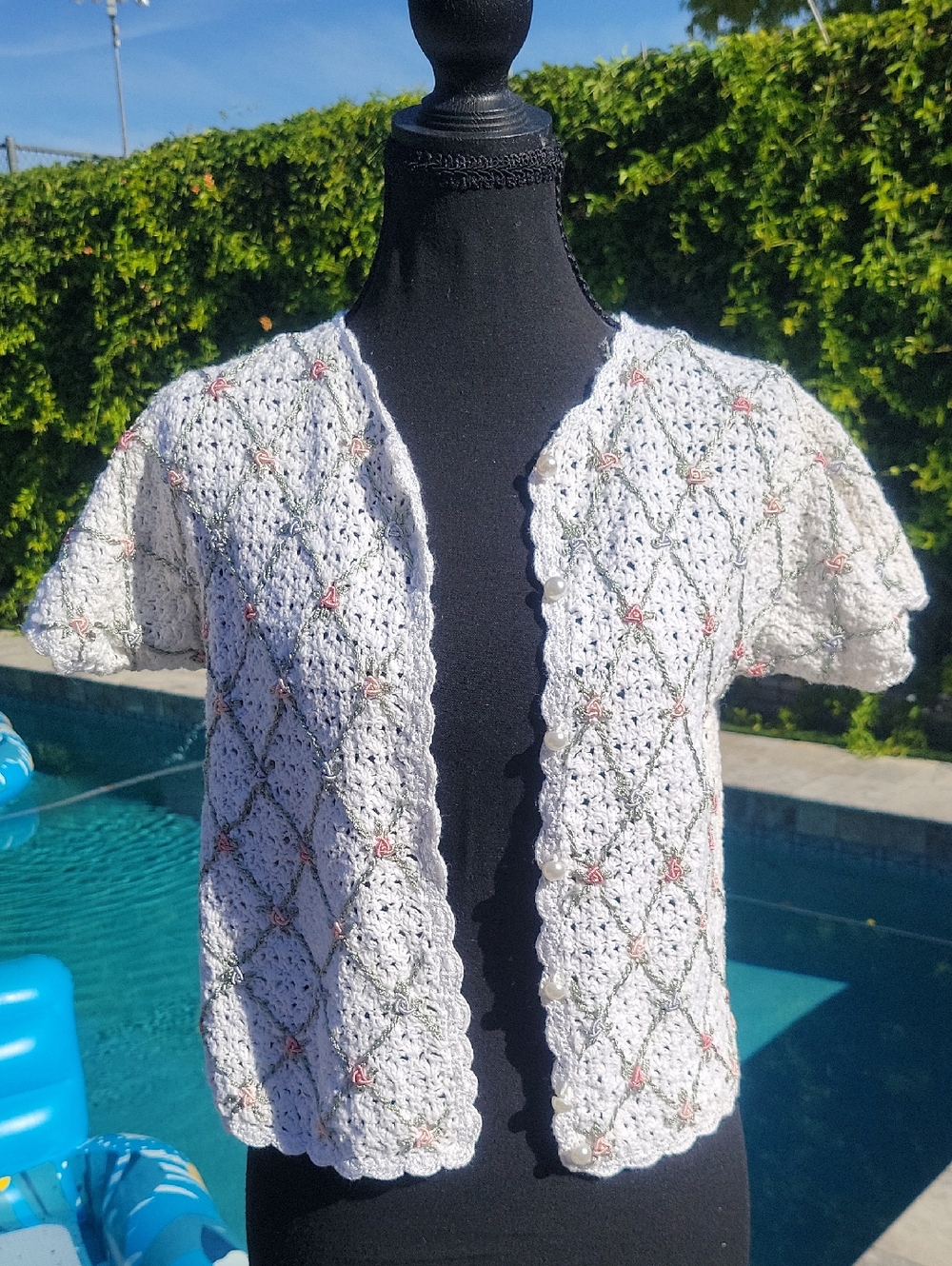 Cottagecore Vintage White Crochet Crop Cardigan With Delicate Floral Pattern  S